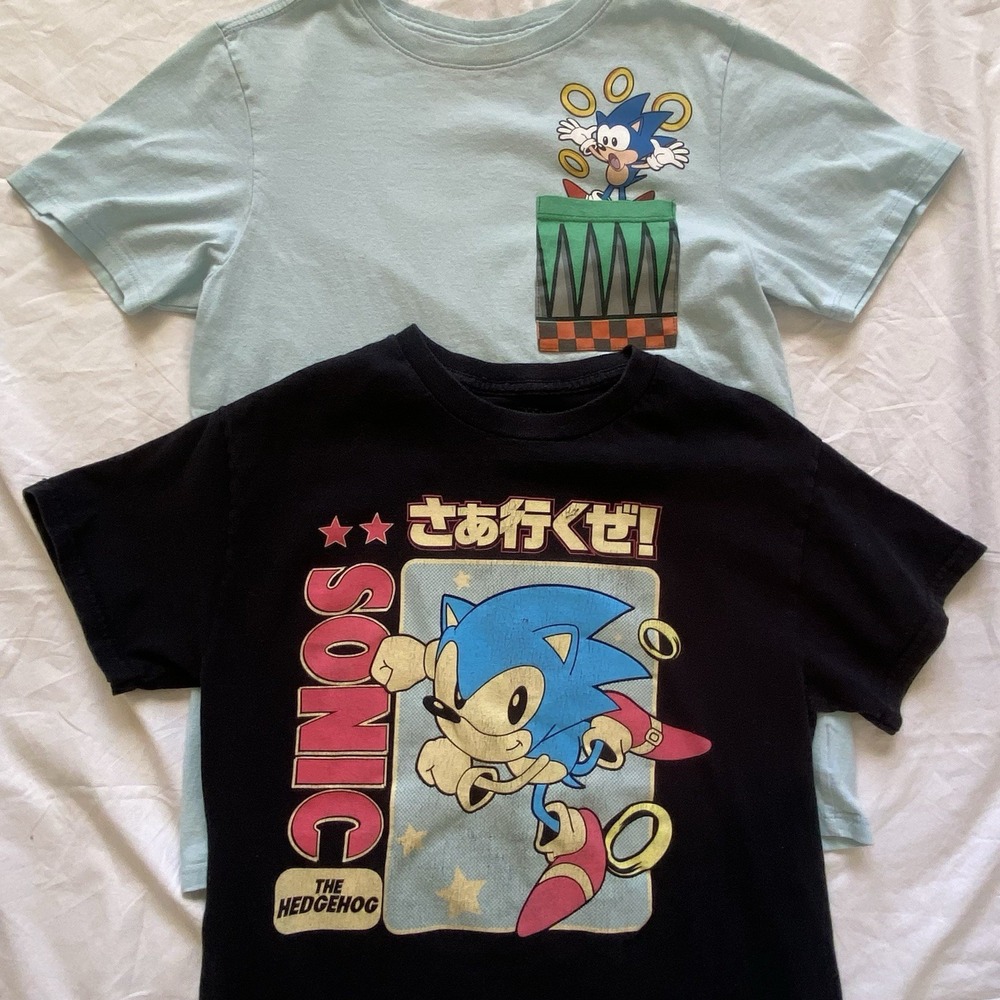 Sonic The Hedgehog Graphic T-Shirt Kids XL Mens Small Graphic Sega Retro 90s Lot